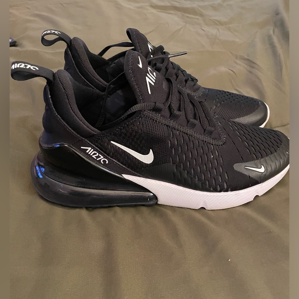 Nike 270